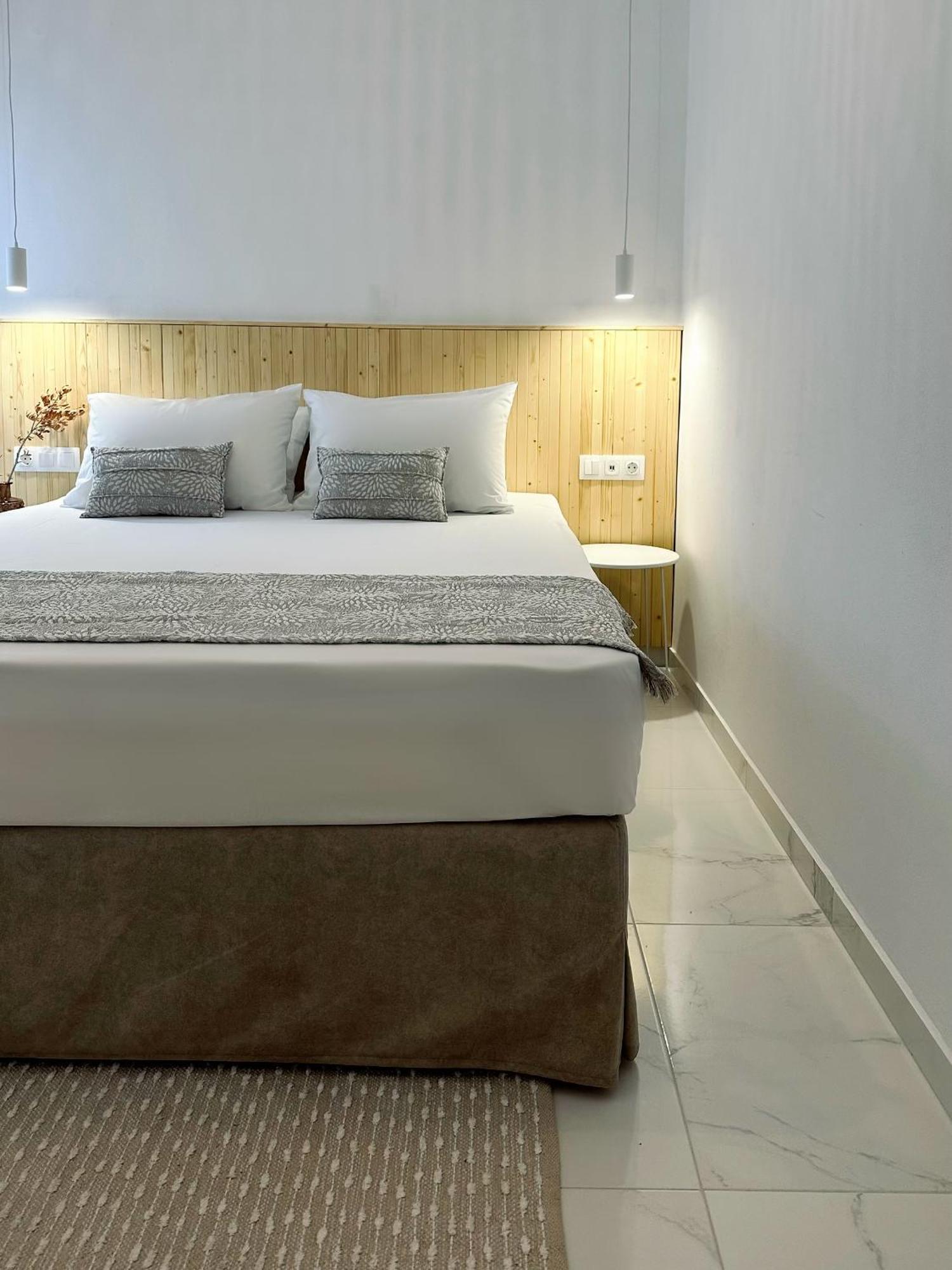 Serenity Living Palaiochora Ngoại thất bức ảnh